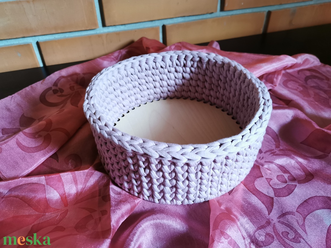 Kosár faalapra 21cm - otthon & életmód - tárolás & rendszerezés - tárolókosár - Meska.hu