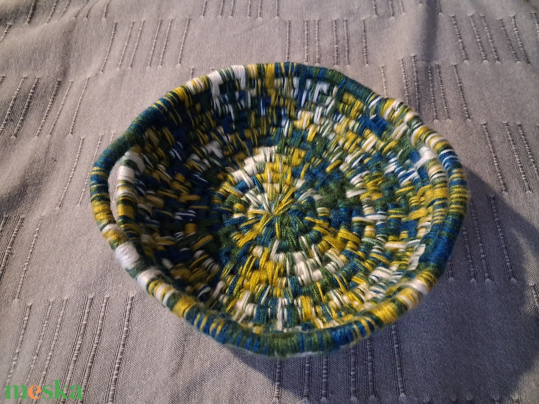 Egyedi készítésű kosárka - otthon & életmód - tárolás & rendszerezés - tárolókosár - Meska.hu