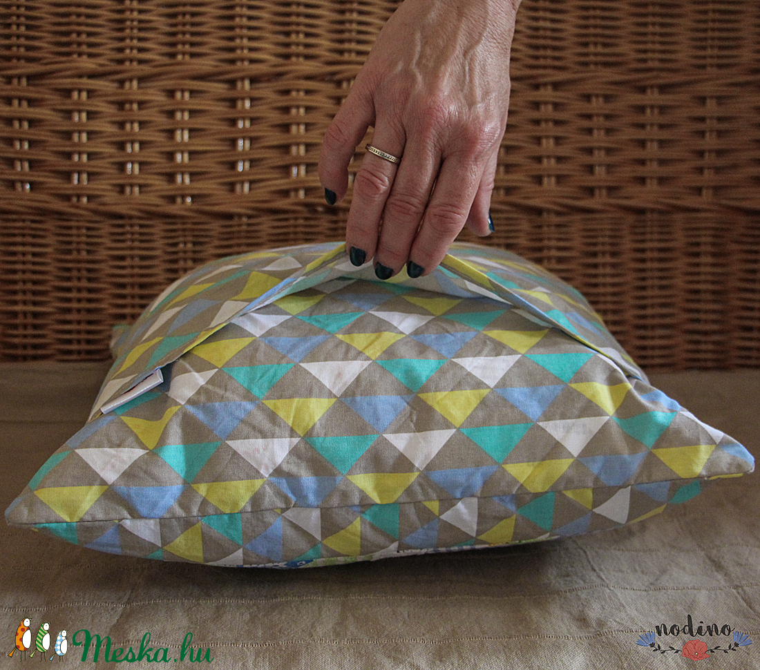 Kék patchwork párnahuzat csipkével, díszpárna (39 x 39 cm) - otthon & életmód - lakástextil - párna & párnahuzat - Meska.hu Kék patchwork párnahuzat csipkével, díszpárna (39 x 39 cm) - otthon & életmód - lakástextil - párna & párnahuzat - Meska.hu