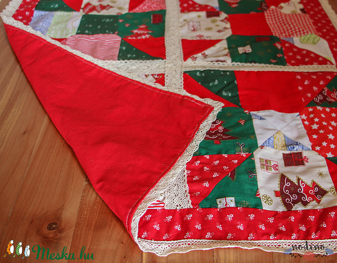 Dekoratív, csipkés karácsonyi, adventi terítő patchwork technikával - karácsony - karácsonyi lakásdekoráció - Meska.hu Dekoratív, csipkés karácsonyi, adventi terítő patchwork technikával - karácsony - karácsonyi lakásdekoráció - Meska.hu