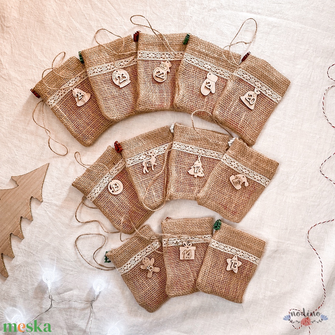 Adventi naptár, natúr juta zsákok csipkével és fa számokkal, karácsonyi dekoráció (24 darab) - karácsony - adventi díszek - adventi naptár - Meska.hu Adventi naptár, natúr juta zsákok csipkével és fa számokkal, karácsonyi dekoráció (24 darab) - karácsony - adventi díszek - adventi naptár - Meska.hu