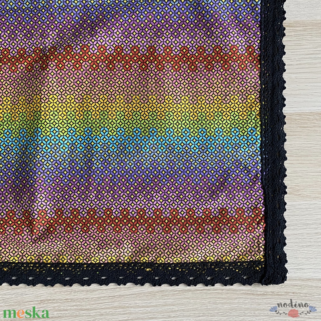Színes, fekete csipke szegélyes terítő, apró mintával (210 x 115cm) - otthon & életmód - dekoráció - asztal és polc dekoráció - asztaldísz - Meska.hu Színes, fekete csipke szegélyes terítő, apró mintával (210 x 115cm) - otthon & életmód - dekoráció - asztal és polc dekoráció - asztaldísz - Meska.hu