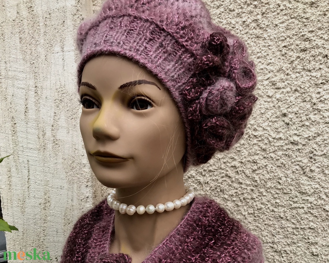 Horgolt meggyszínű rózsaszín pink mohair barett sapka rózsás díszekkel - ruha & divat - sál, sapka, kendő - sapka - Meska.hu Horgolt meggyszínű rózsaszín pink mohair barett sapka rózsás díszekkel - ruha & divat - sál, sapka, kendő - sapka - Meska.hu