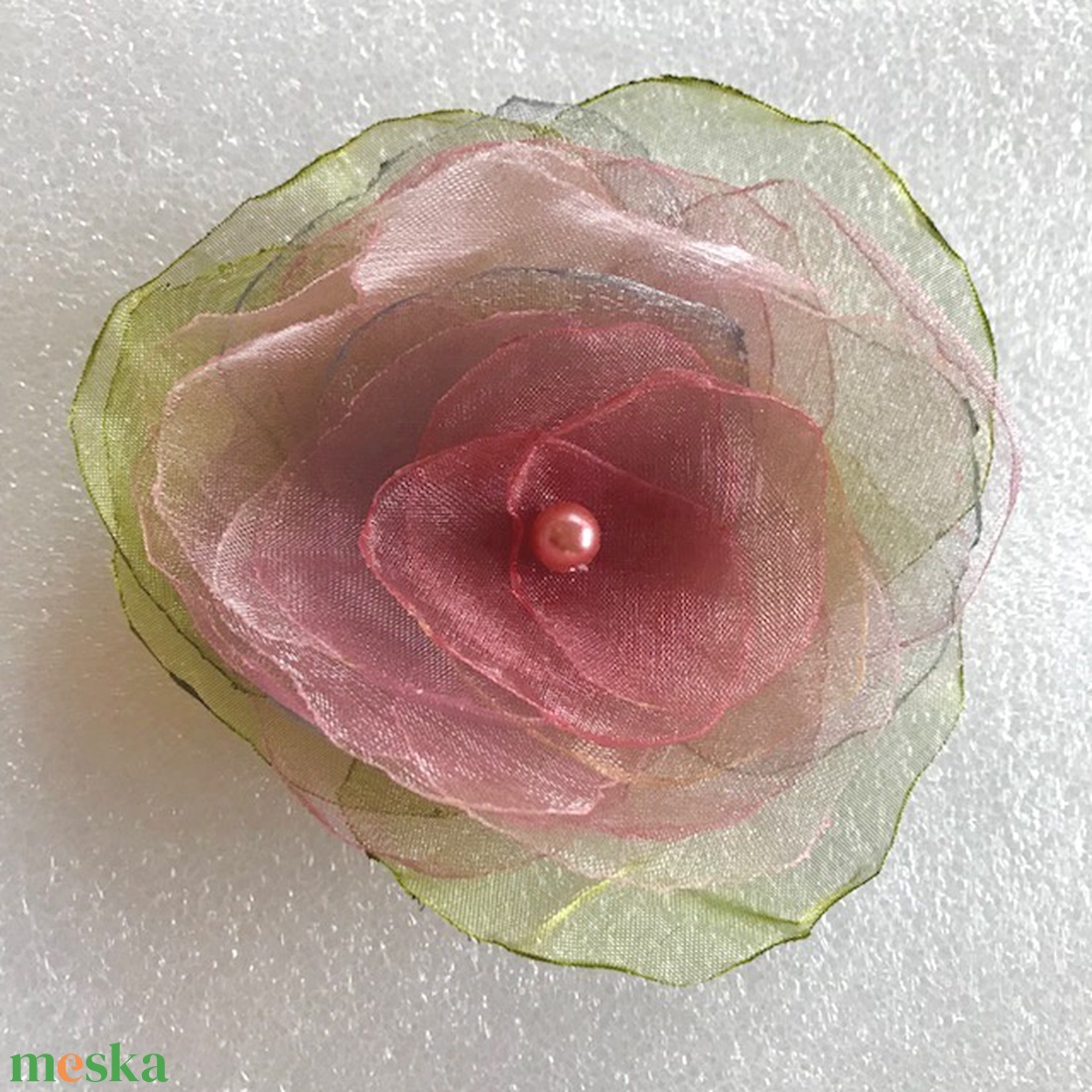 Tüll és organza virágok kitűzők hajdíszek brossok csuklódíszek ruhadíszek handmade pink - ékszer - kitűző és bross - kitűző - Meska.hu Tüll és organza virágok kitűzők hajdíszek brossok csuklódíszek ruhadíszek handmade pink - ékszer - kitűző és bross - kitűző - Meska.hu