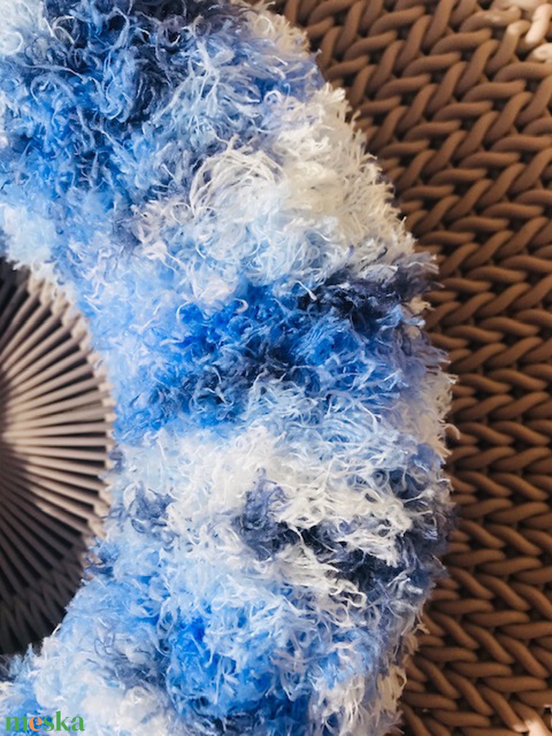Kék big blue színvilágú dísz kézzel kötött hangulatos kopogtató vagy ajtódísz alap díszíthető tovább - karácsony - karácsonyi lakásdekoráció - karácsonyi ajtódíszek - Meska.hu Kék big blue színvilágú dísz kézzel kötött hangulatos kopogtató vagy ajtódísz alap díszíthető tovább - karácsony - karácsonyi lakásdekoráció - karácsonyi ajtódíszek - Meska.hu