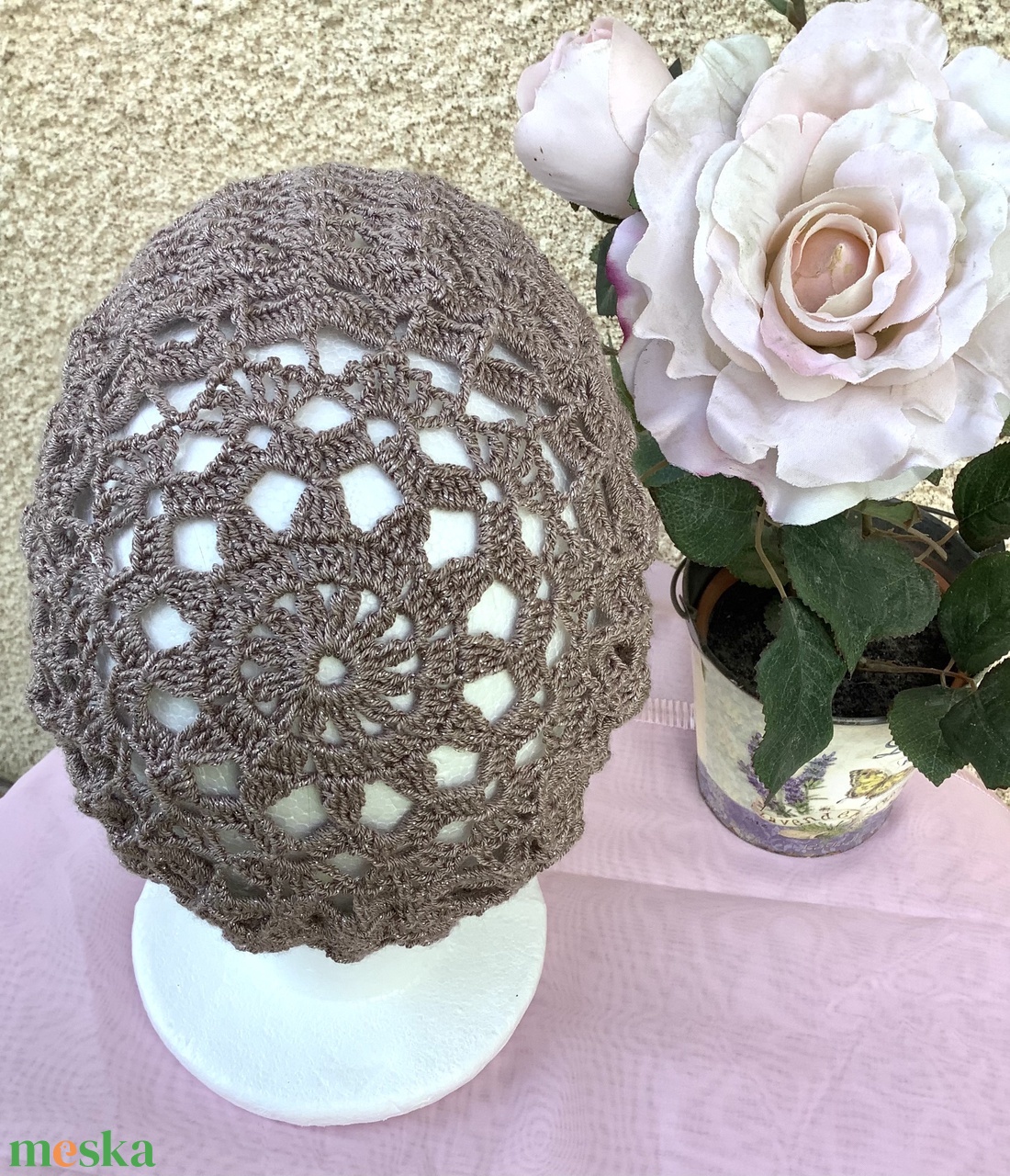 Horgolt charleston elegáns beanie sapka természetes puha pamut fonalból mogyoró színben színekben apró gyöngyökkel - ruha & divat - sál, sapka, kendő - sapka - Meska.hu Horgolt charleston elegáns beanie sapka természetes puha pamut fonalból mogyoró színben színekben apró gyöngyökkel - ruha & divat - sál, sapka, kendő - sapka - Meska.hu