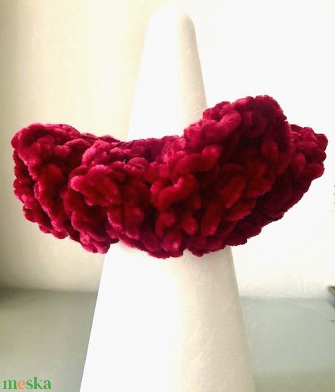 Horgolt scrunchie Hajgumi hajdísz vörös bársony velvet karácsonyi báli estélyi konty hajtű lófarok - ruha & divat - hajdísz & hajcsat - hajdísz - Meska.hu Horgolt scrunchie Hajgumi hajdísz vörös bársony velvet karácsonyi báli estélyi konty hajtű lófarok - ruha & divat - hajdísz & hajcsat - hajdísz - Meska.hu