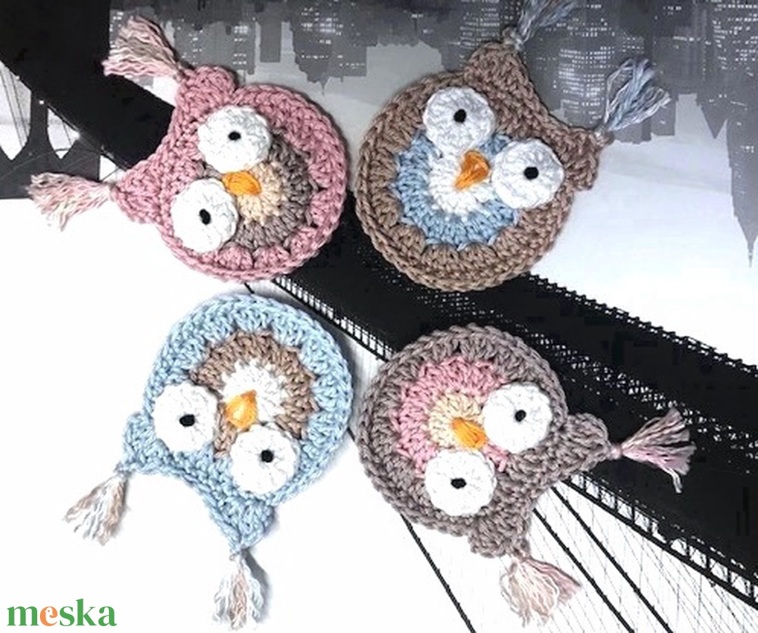 Bagoly dísz ruhadísz rávarrható horgolt cuki kis bagoly - ékszer - kitűző és bross - kitűző - Meska.hu Bagoly dísz ruhadísz rávarrható horgolt cuki kis bagoly - ékszer - kitűző és bross - kitűző - Meska.hu