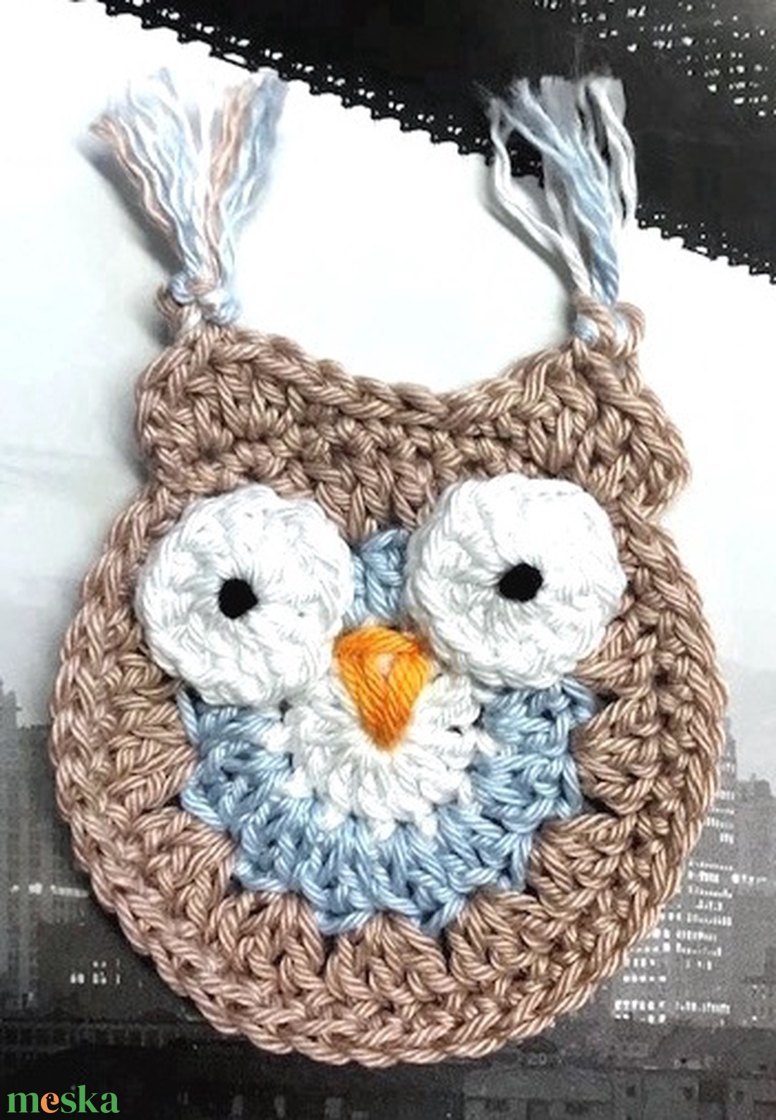 Bagoly dísz ruhadísz rávarrható horgolt cuki kis bagoly - ékszer - kitűző és bross - kitűző - Meska.hu Bagoly dísz ruhadísz rávarrható horgolt cuki kis bagoly - ékszer - kitűző és bross - kitűző - Meska.hu