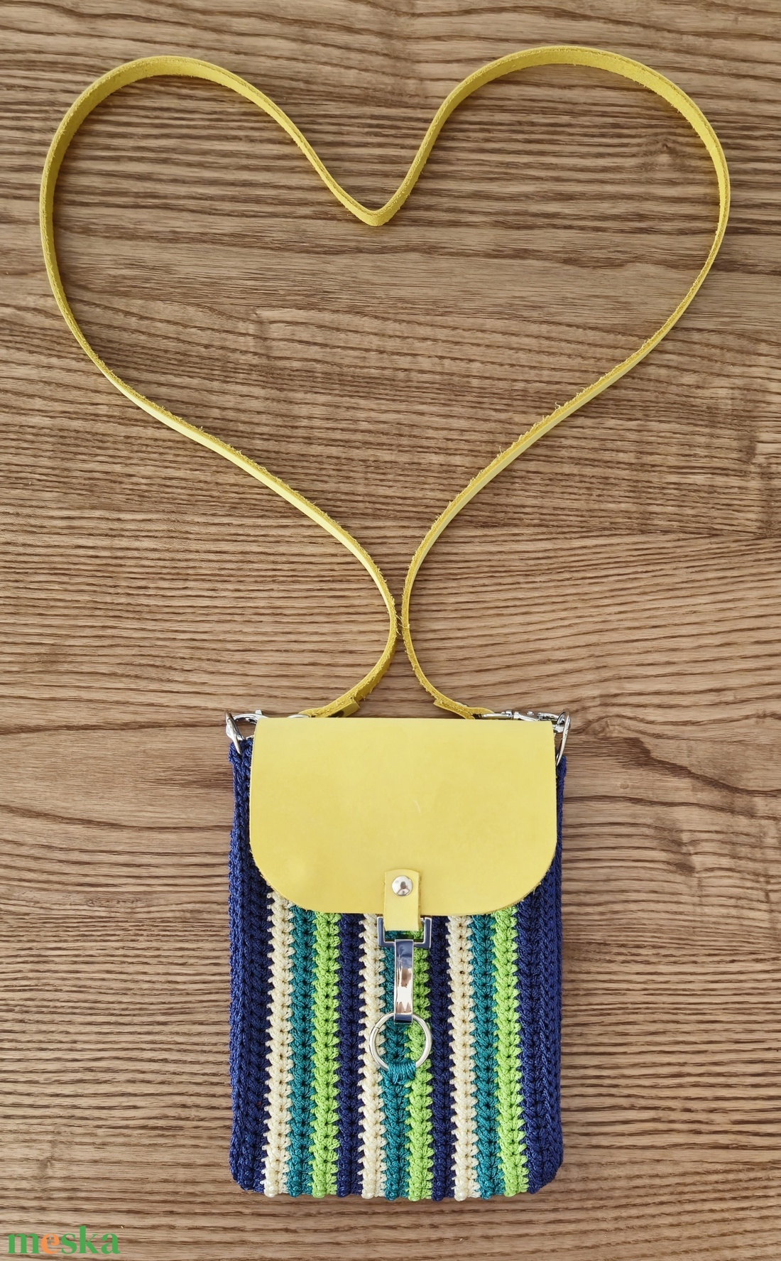 Csíkos mini oldaltáska - táska & tok - kézitáska & válltáska - vállon átvethető táska - Meska.hu