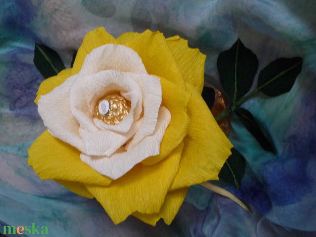 Rocher-rózsa (sárga) - otthon & lakás - dekoráció - virágdísz és tartó - csokor & virágdísz - Meska.hu