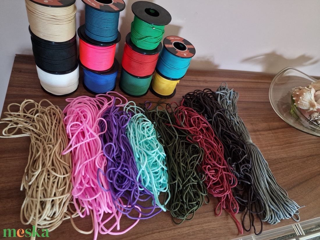Paracord 2mm és 4mm 15m  - kellékek & szerszámok - rövidáru - fonal, cérna - kevert fonal - Meska.hu