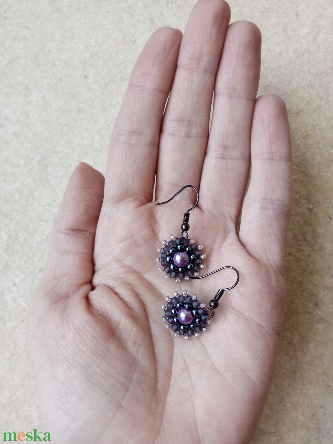 Helli - Lila-szürke fülbevaló - ékszer - fülbevaló - lógós kerek fülbevaló - Meska.hu