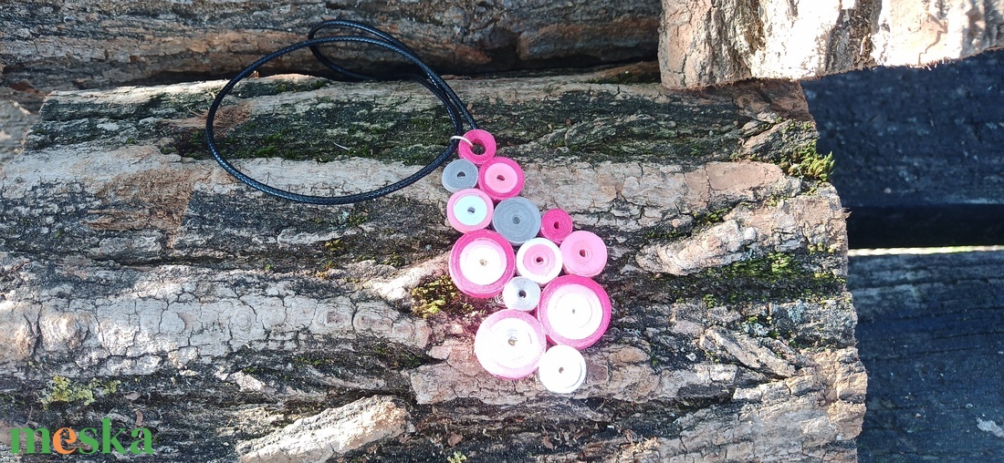 Pink medál - ékszer - nyaklánc - medálos nyaklánc - Meska.hu Pink medál - ékszer - nyaklánc - medálos nyaklánc - Meska.hu
