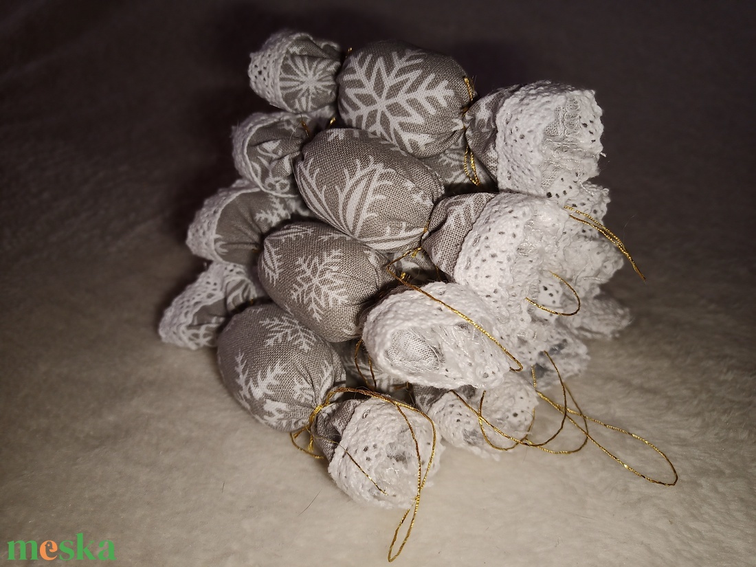 Textil szaloncukor - karácsony - karácsonyi lakásdekoráció - karácsonyfadíszek - Meska.hu