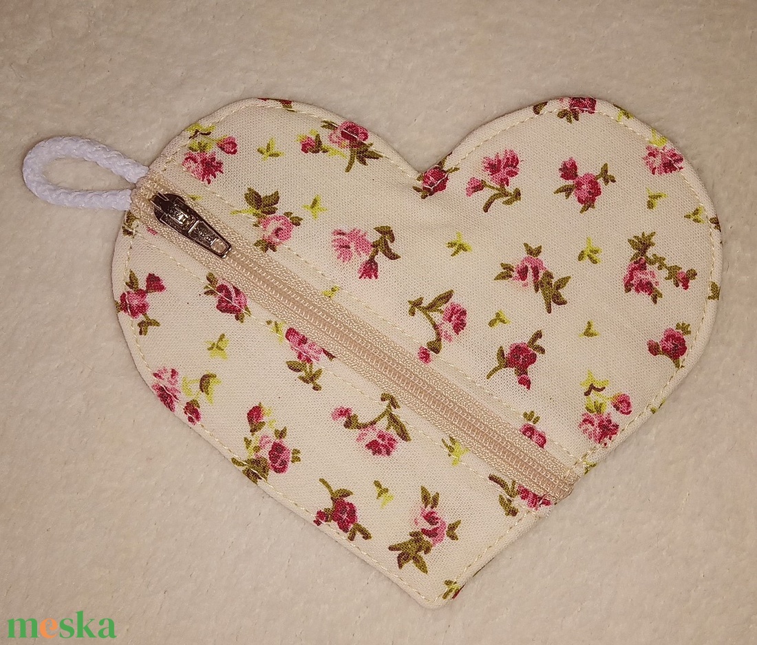Mini szív alakú pénztárca - táska & tok - pénztárca & más tok - aprópénztartó - Meska.hu Mini szív alakú pénztárca - táska & tok - pénztárca & más tok - aprópénztartó - Meska.hu