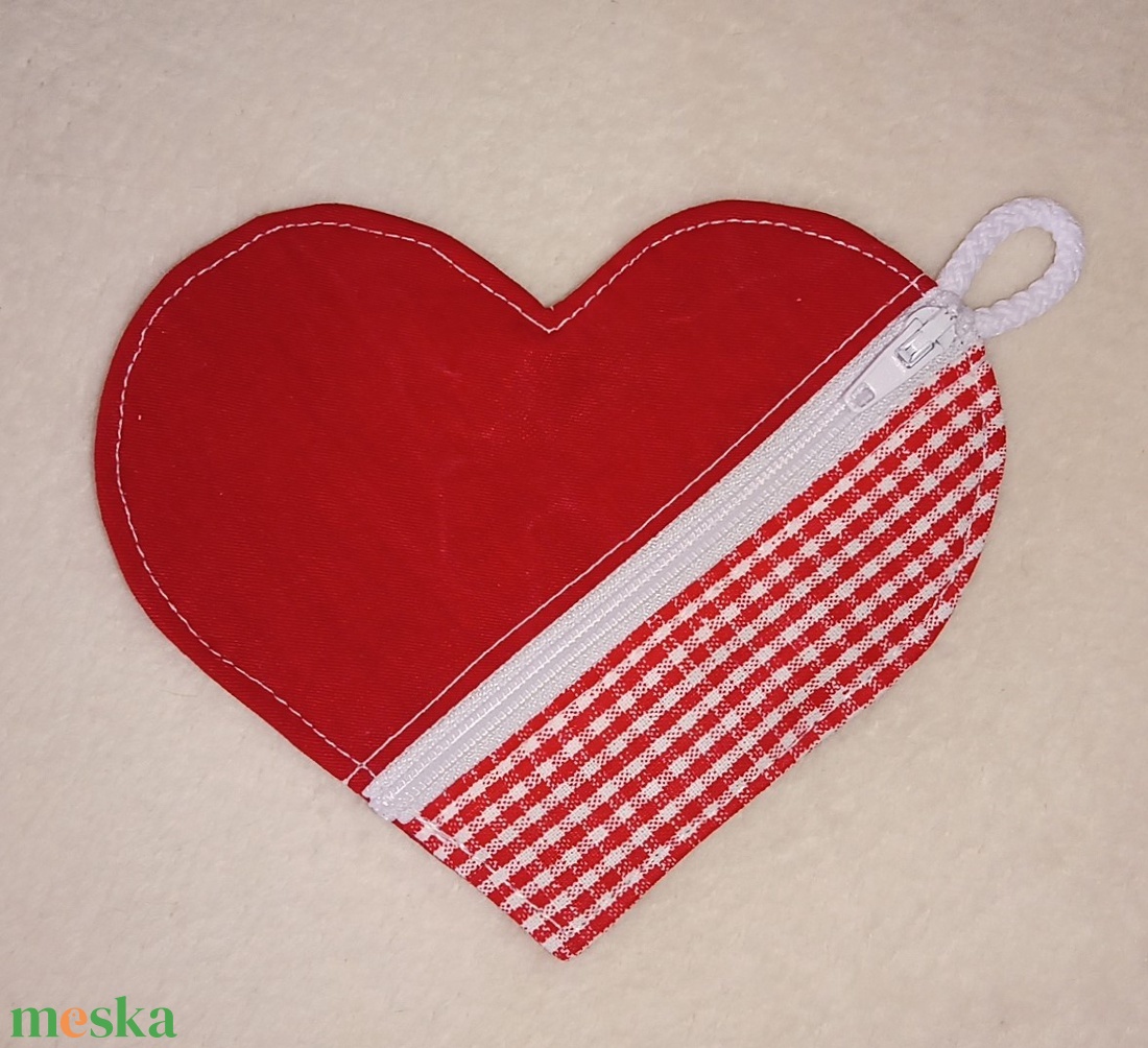 Mini szív alakú pénztárca - táska & tok - pénztárca & más tok - aprópénztartó - Meska.hu Mini szív alakú pénztárca - táska & tok - pénztárca & más tok - aprópénztartó - Meska.hu