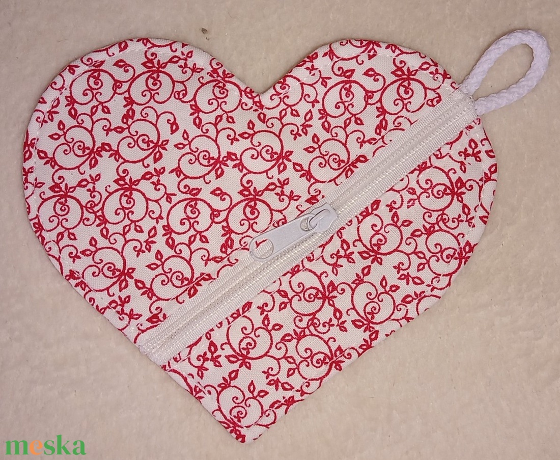 Mini szív alakú pénztárca - táska & tok - pénztárca & más tok - aprópénztartó - Meska.hu Mini szív alakú pénztárca - táska & tok - pénztárca & más tok - aprópénztartó - Meska.hu