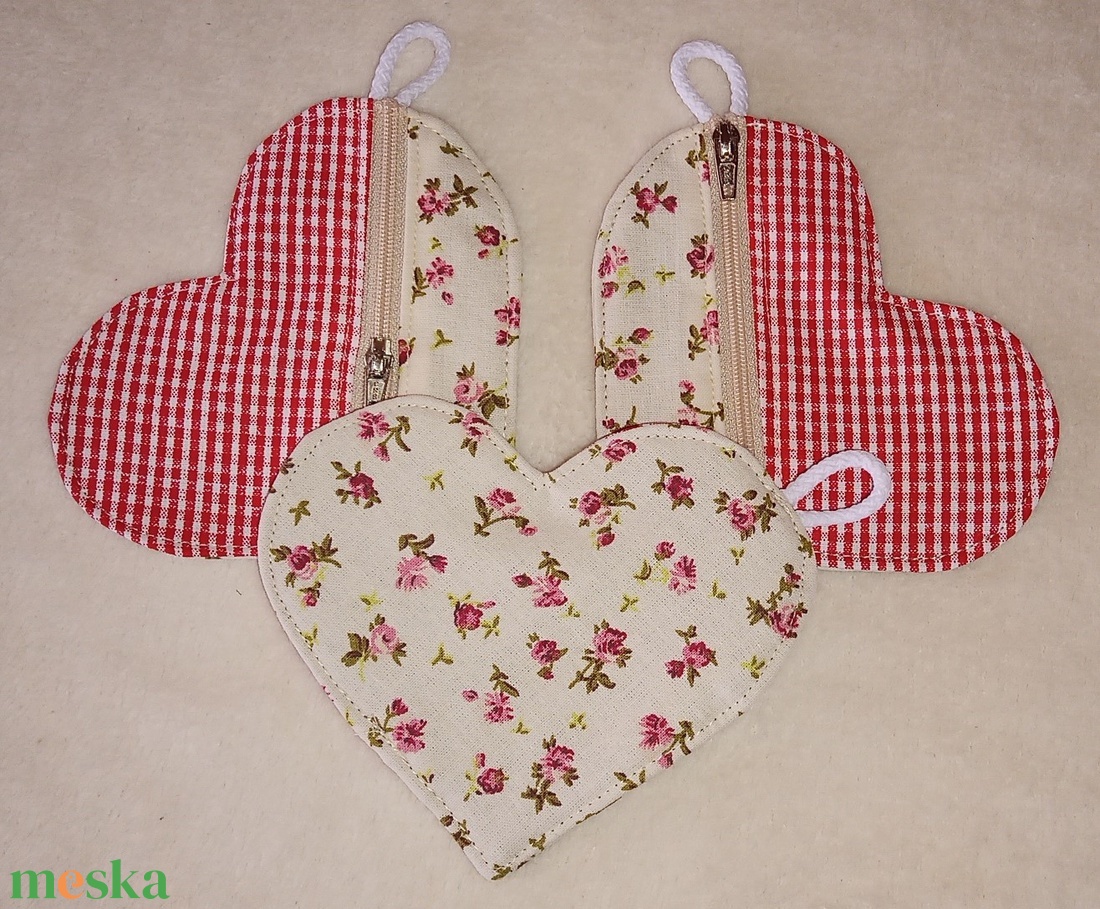Mini szív alakú pénztárca - táska & tok - pénztárca & más tok - aprópénztartó - Meska.hu Mini szív alakú pénztárca - táska & tok - pénztárca & más tok - aprópénztartó - Meska.hu