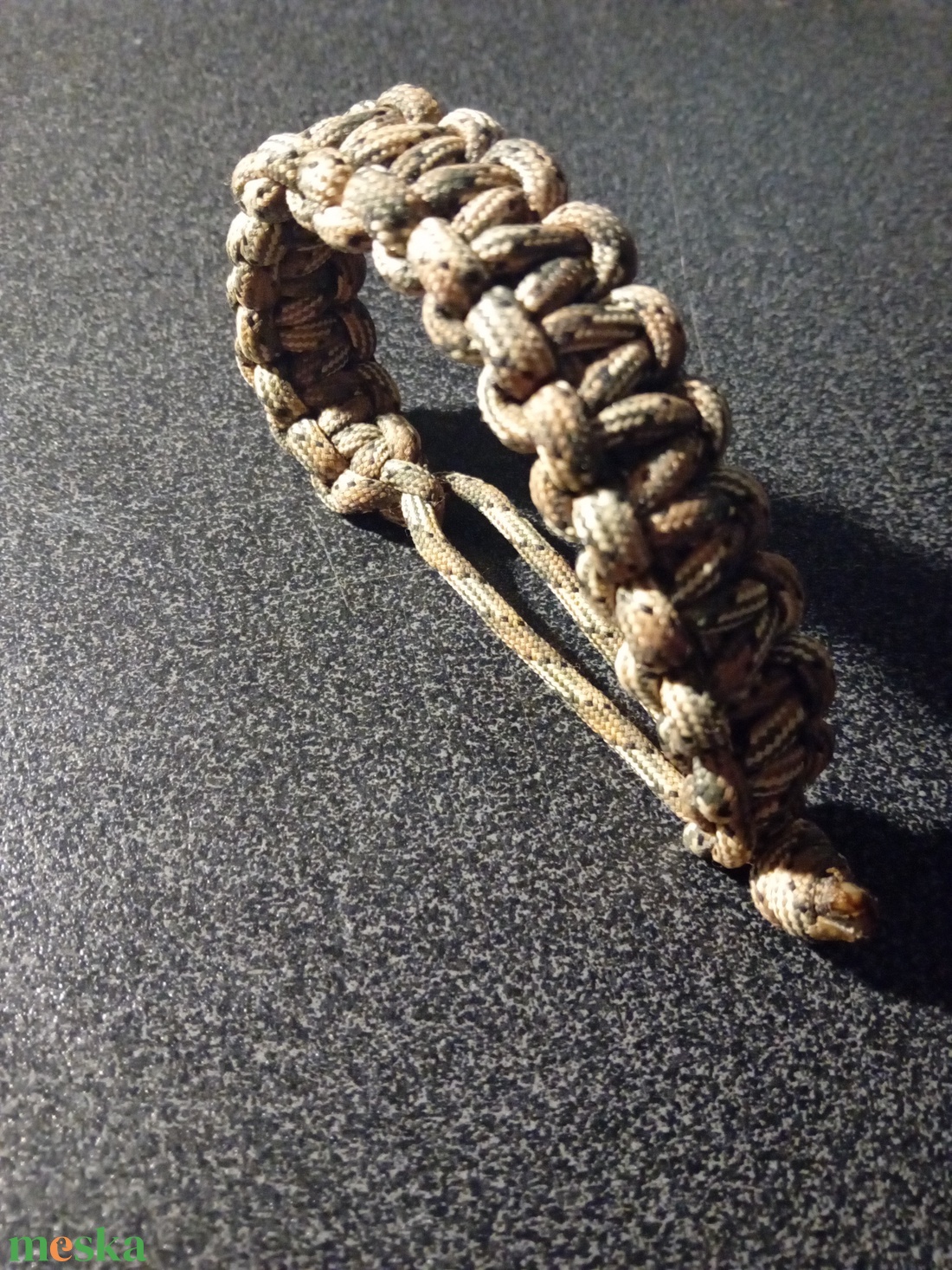 Terepszínű paracord 550 karkötő - ékszer - karkötő - fonott karkötő - Meska.hu