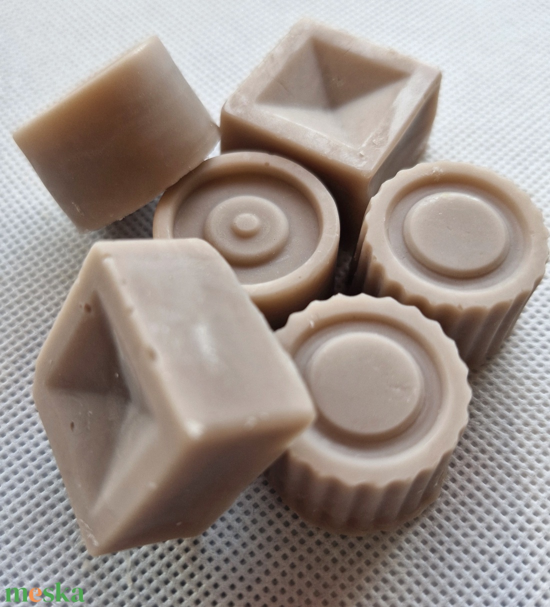 Tejcsokis bon-bon illatviasz - otthon & életmód - gyertya, illat, aroma - illatviasz - Meska.hu