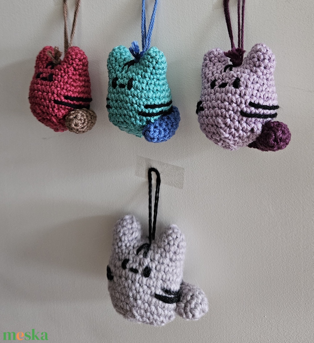 Horgolt cicák - táska & tok - kulcstartó & táskadísz - táskadísz - Meska.hu