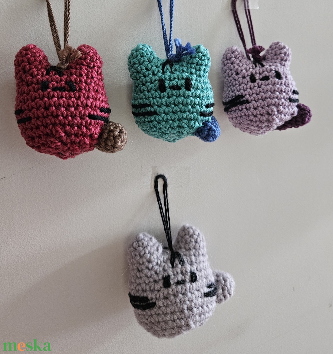 Horgolt cicák - táska & tok - kulcstartó & táskadísz - táskadísz - Meska.hu