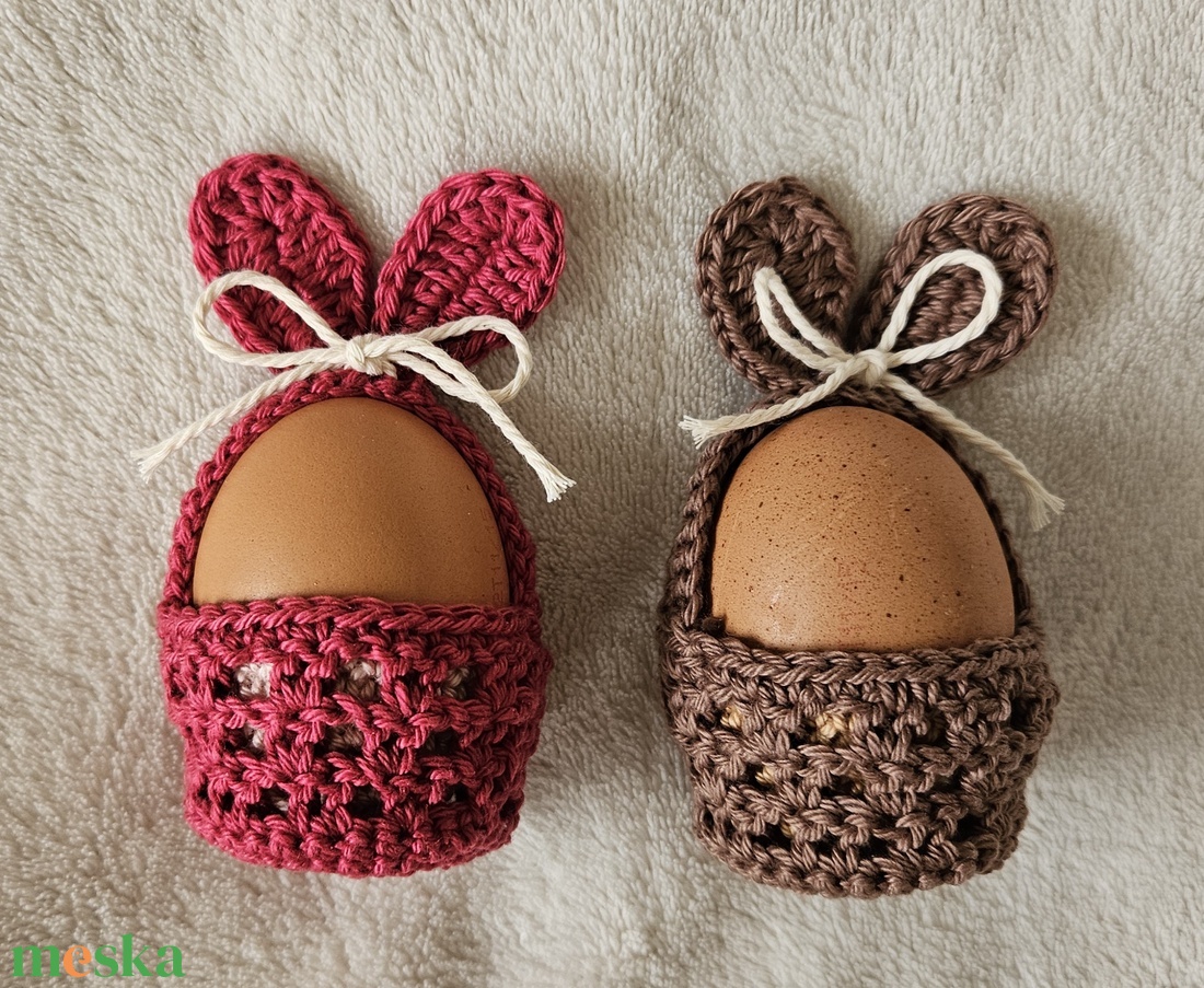 Horgolt nyuszifüles tojástartó - ünnepi díszek, dekorációk - húsvéti díszek és dekorációk - húsvéti ajándékátadó - Meska.hu