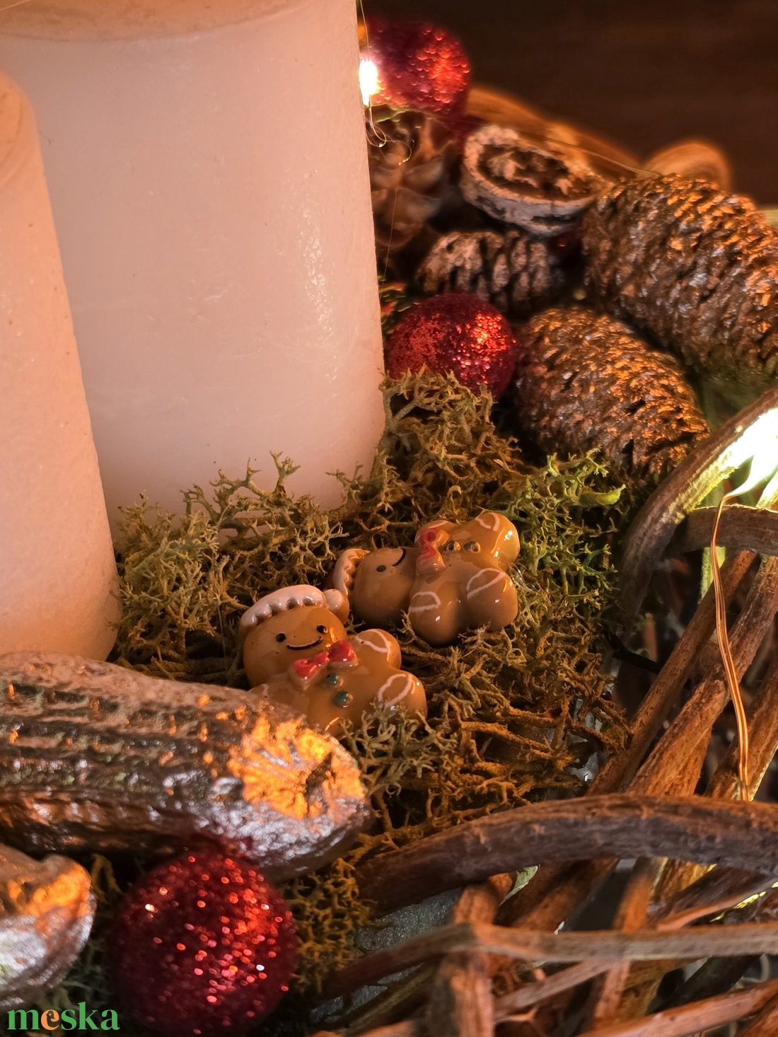 Egyedi Kézműves Adventi Koszorú LED Fénnyel - Rusztikus Télapó Vonat Mézeskalács Figurák - karácsony - adventi díszek - adventi asztaldísz - Meska.hu