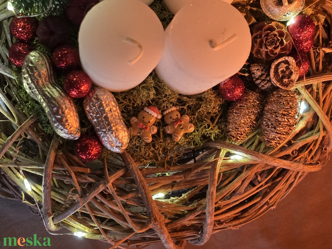 Egyedi Kézműves Adventi Koszorú LED Fénnyel - Rusztikus Télapó Vonat Mézeskalács Figurák - karácsony - adventi díszek - adventi asztaldísz - Meska.hu