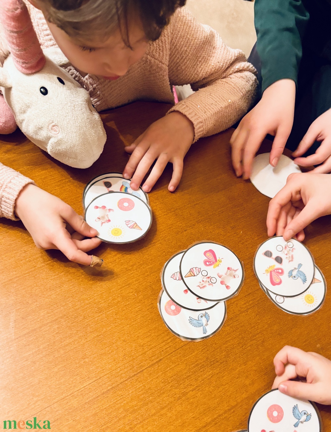 Dobble- Letölthető, nyomtatható személyre szabott játék - játék & sport - készségfejlesztő és logikai játék - logikai játékok - Meska.hu