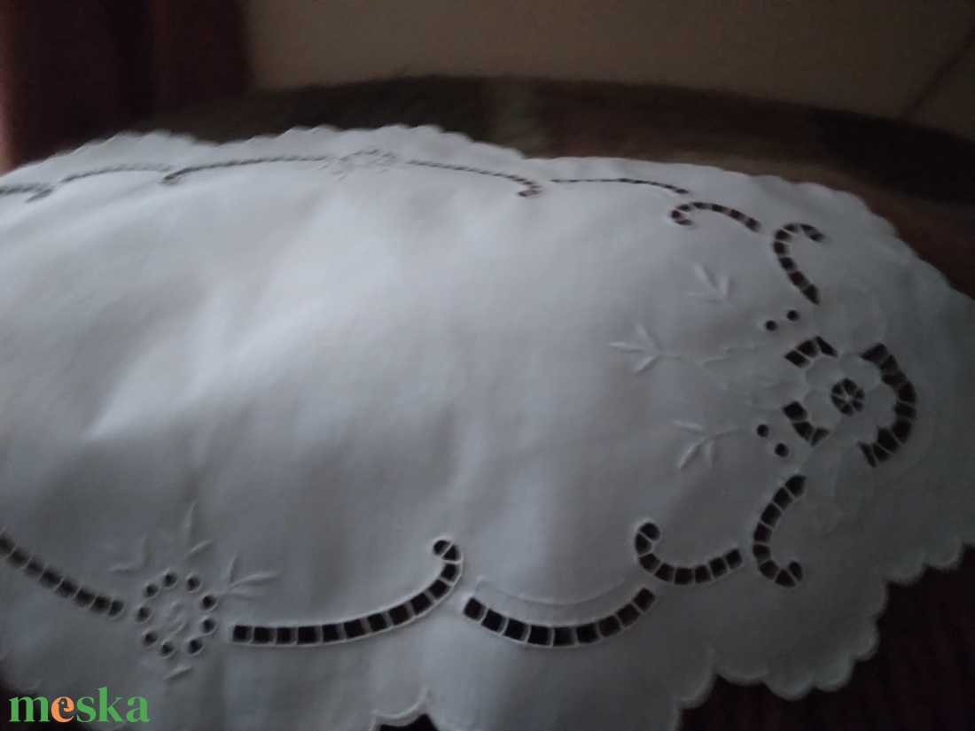 Madeirás asztalközépre való, ovális. - otthon & életmód - lakástextil - abrosz, terítő - asztalfutó - Meska.hu