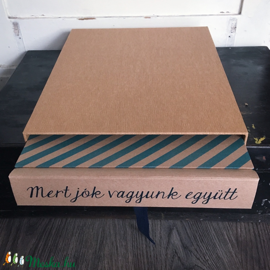 Eco nagy fotóalbum védőtokkal - kék halszálka mintás - otthon & életmód - papír, írószer - album & fotóalbum - Meska.hu Eco nagy fotóalbum védőtokkal - kék halszálka mintás - otthon & életmód - papír, írószer - album & fotóalbum - Meska.hu