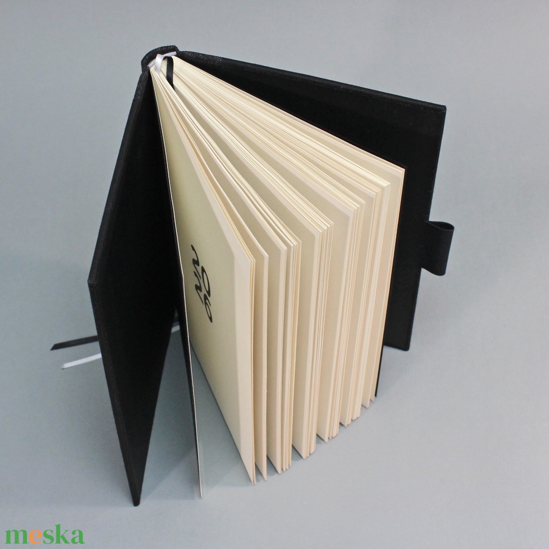 2026 heti tervező / határidőnapló - fekete farmer és vászon - pöttyös - matt ezüst felirattal - otthon & életmód - papír, írószer - naptár & tervező - Meska.hu