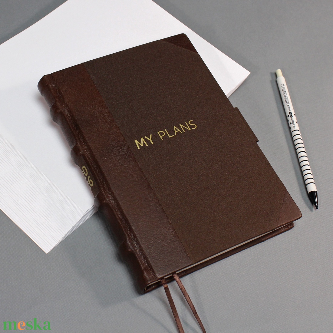 2026 heti tervező / határidőnapló - barna valódi bőr és vászon - matt arany felirattal - otthon & életmód - papír, írószer - naptár & tervező - Meska.hu