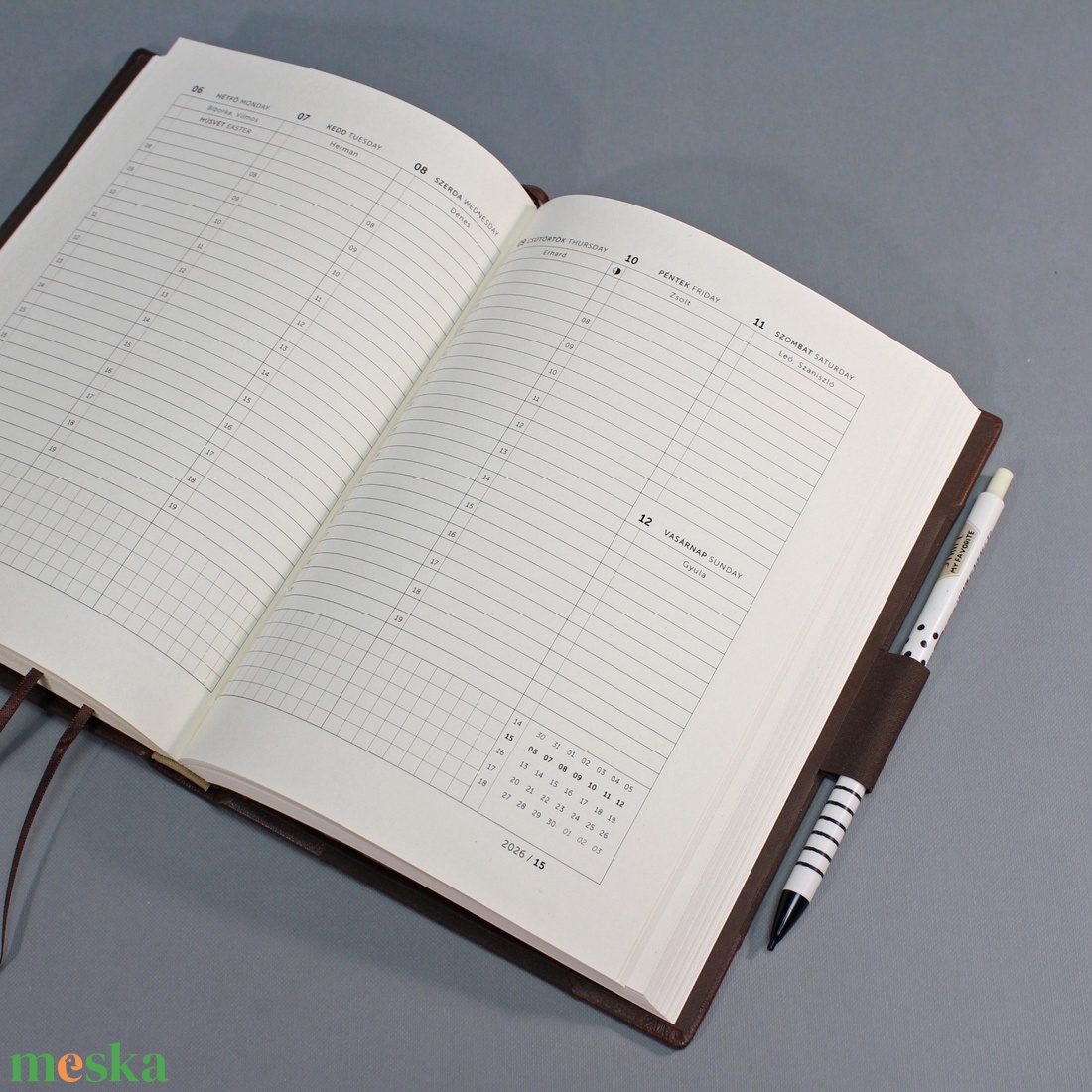 2026 heti tervező / határidőnapló - barna valódi bőr és vászon - matt arany felirattal - otthon & életmód - papír, írószer - naptár & tervező - Meska.hu
