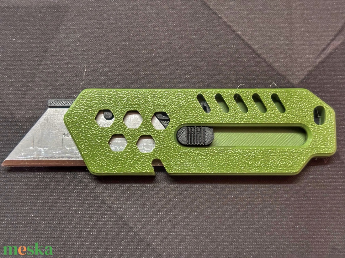 Mini tapétavágó - kellékek & szerszámok - szerszámok, eszközök - vágóeszköz, kézi - Meska.hu