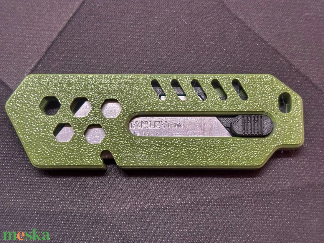 Mini tapétavágó - kellékek & szerszámok - szerszámok, eszközök - vágóeszköz, kézi - Meska.hu