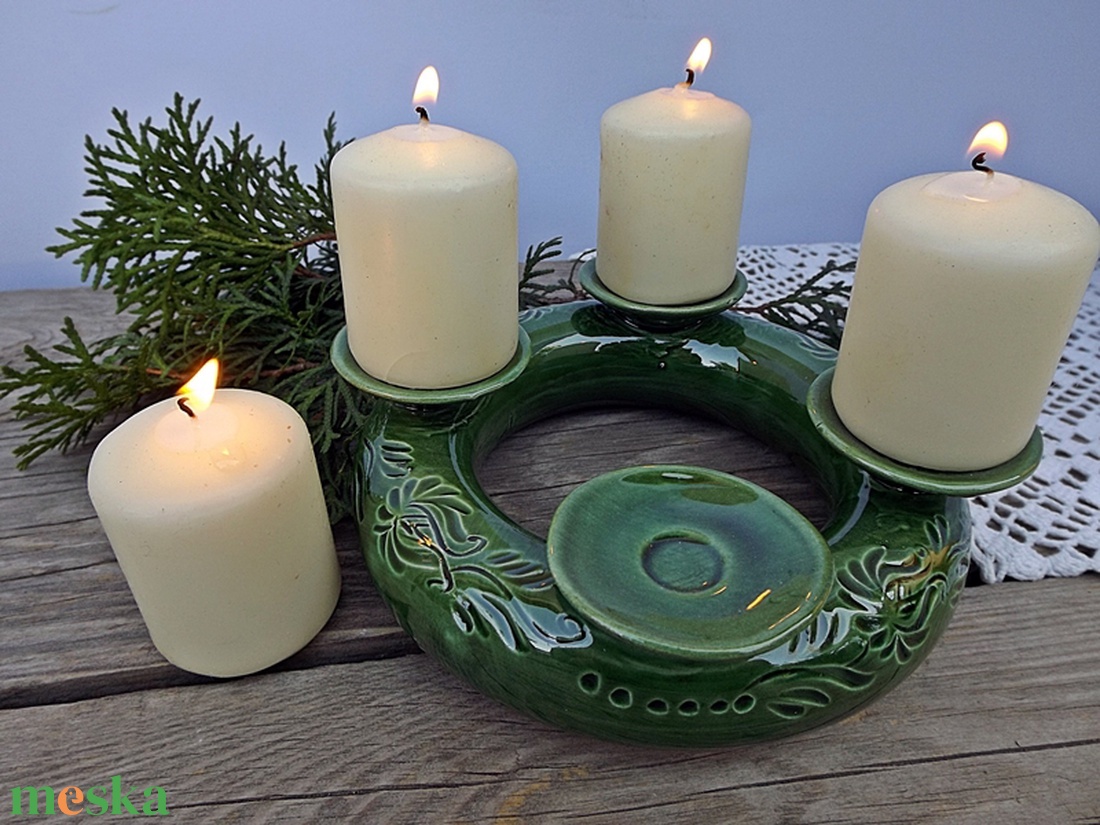 A  hagyomány és a zöld tisztelőinek- kerámia adventi koszorú - karácsony - adventi díszek - adventi koszorú - Meska.hu
