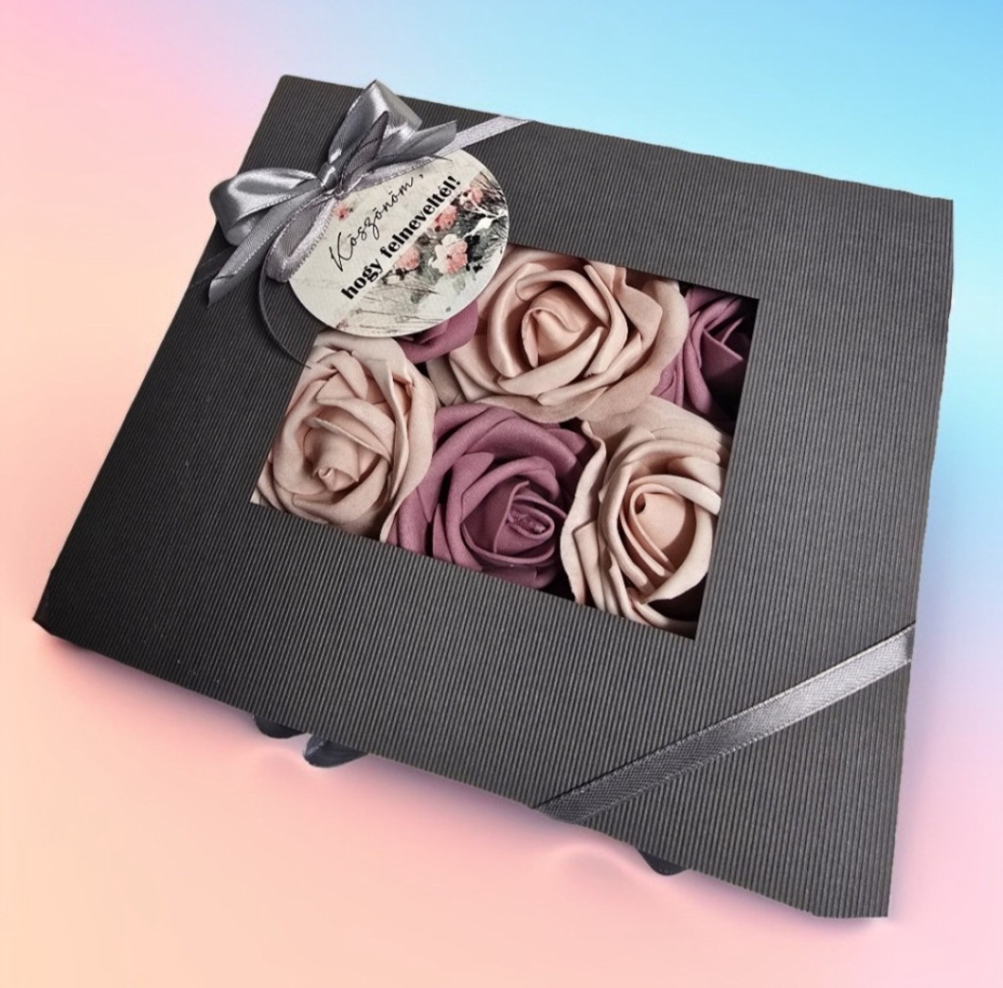 Szülőköszöntő virágbox örökrózsás - esküvő - emlék & ajándék - szülőköszöntő ajándék - Meska.hu