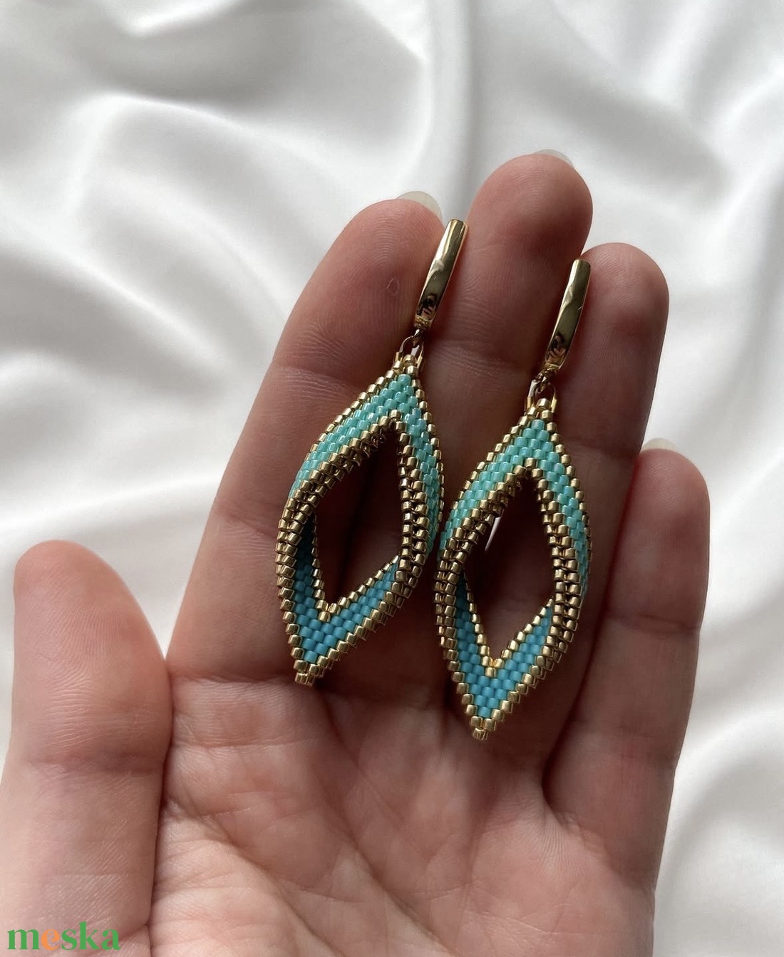 Türkiz arany gyöngyös karkötő és fülbevaló - ékszer - karkötő - gyöngyös karkötő - Meska.hu