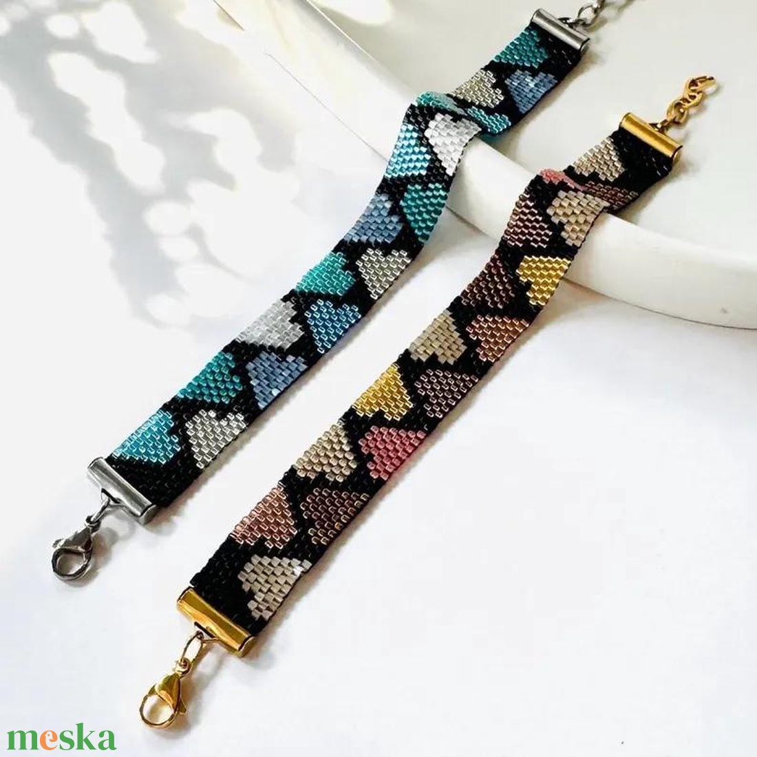 Színes szív handmade karkötő - ékszer - karkötő - széles karkötő - Meska.hu