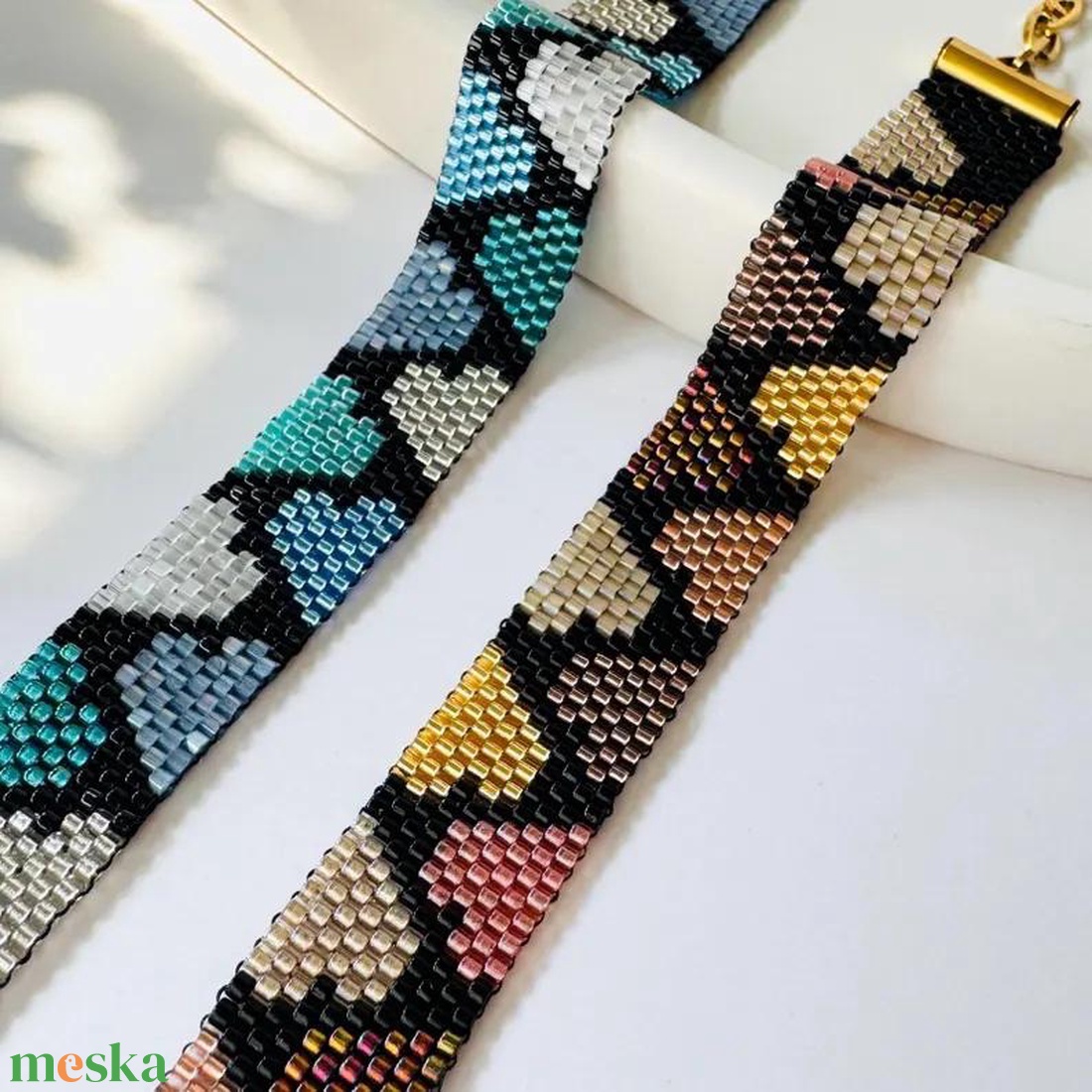 Színes szív handmade karkötő - ékszer - karkötő - széles karkötő - Meska.hu