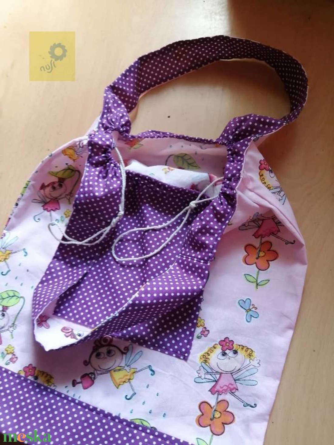 Akciós Nusi Bag - Egyedi pamutvászon táska, zsinórral - Rózsaszín tündérkés lila pöttyös mintával - táska & tok - kézitáska & válltáska - kézitáska - Meska.hu Akciós Nusi Bag - Egyedi pamutvászon táska, zsinórral - Rózsaszín tündérkés lila pöttyös mintával - táska & tok - kézitáska & válltáska - kézitáska - Meska.hu