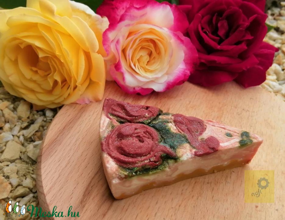 Nusisoap- Rózsás tortaszelet kézműves szappan - szépségápolás - szappan & fürdés - kézműves szappan - Meska.hu