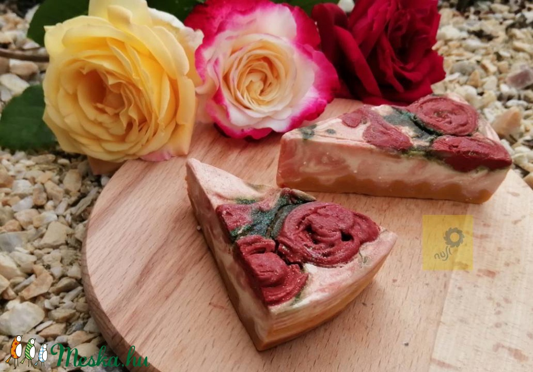 Nusisoap- Rózsás tortaszelet kézműves szappan - szépségápolás - szappan & fürdés - kézműves szappan - Meska.hu