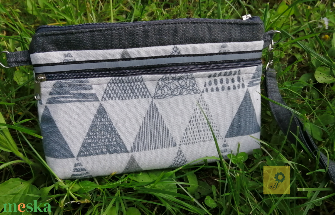 Fényvisszaverős textil kézitáska, csuklótáska, pénztárca - szürke farmer és lenhatású háromszög mintás anyagból, unisex - táska & tok - pénztárca & más tok - kártyatartó & irattartó - Meska.hu Fényvisszaverős textil kézitáska, csuklótáska, pénztárca - szürke farmer és lenhatású háromszög mintás anyagból, unisex - táska & tok - pénztárca & más tok - kártyatartó & irattartó - Meska.hu