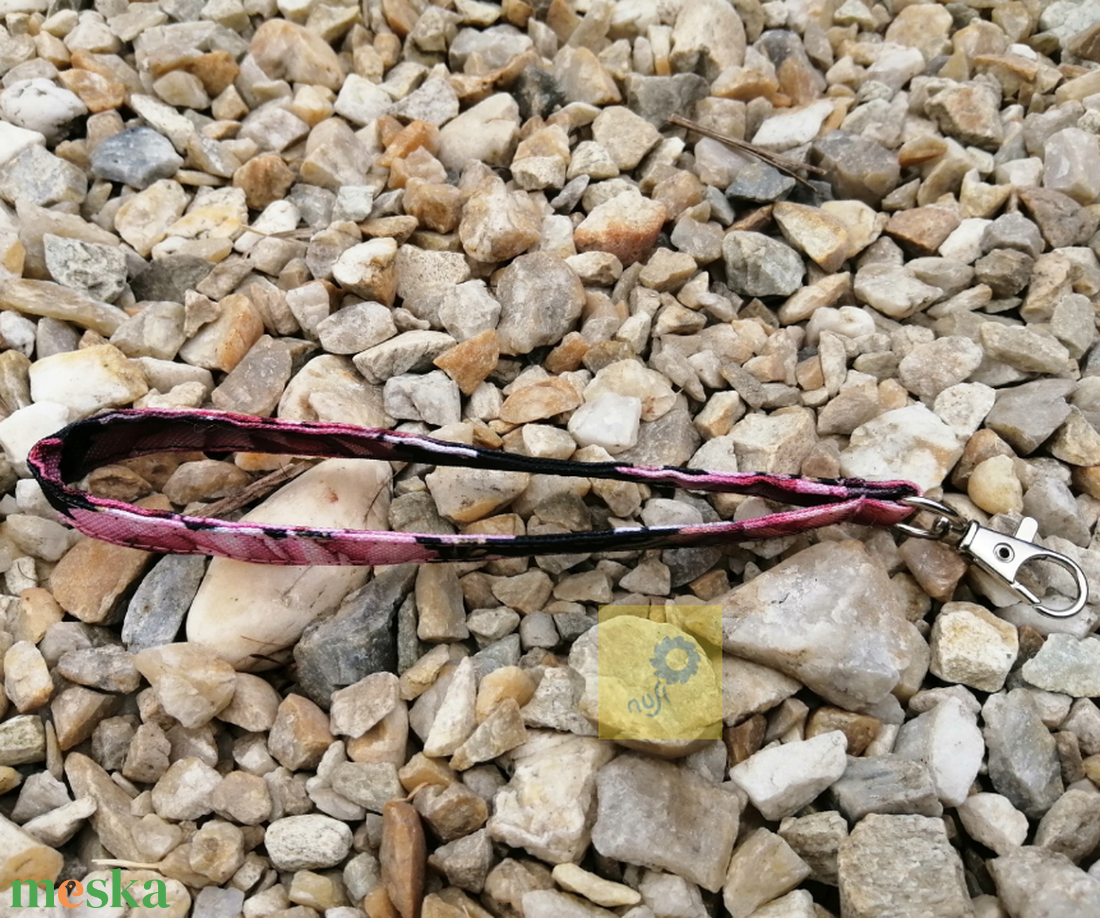 Csuklópánt kézitáskához - rózsaszín rózsás vízlepergető anyagból - táska & tok - táskapánt & alkatrész - Meska.hu