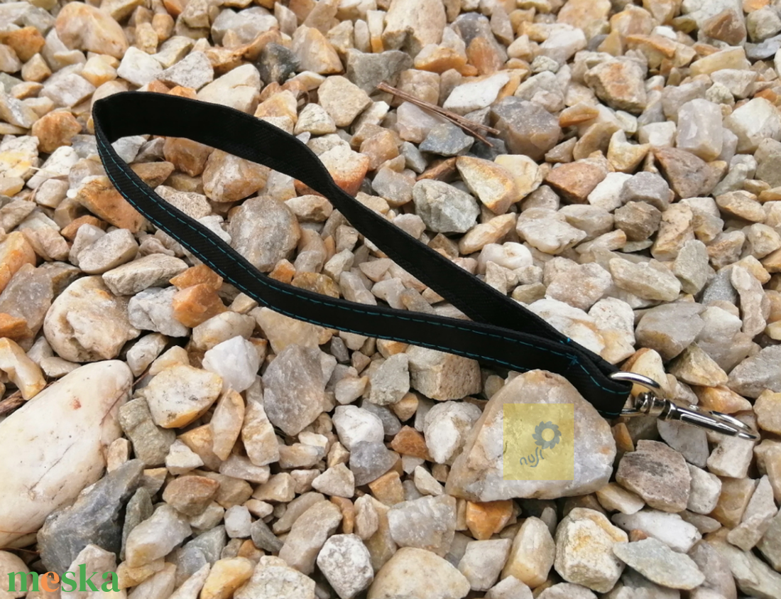 Csuklópánt kézitáskához - fekete vízlepergető anyagból türkiz színű öltésekkell - táska & tok - táskapánt & alkatrész - Meska.hu