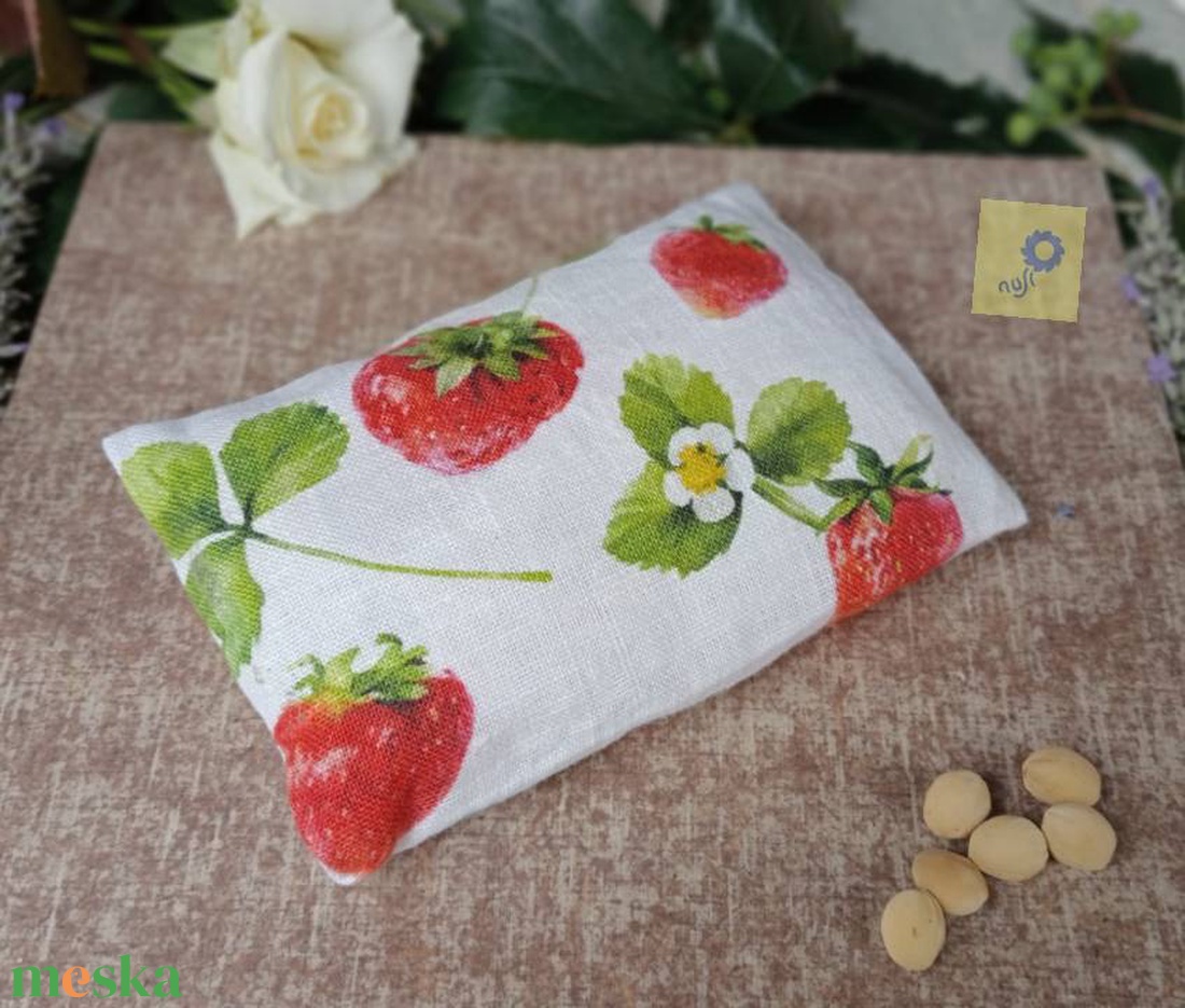 Cseresznyemag párna eper mintás prémium lenvászon huzatban, pánttal (virágos handmade felirattal)  - otthon & életmód - lakástextil - párna & párnahuzat - Meska.hu